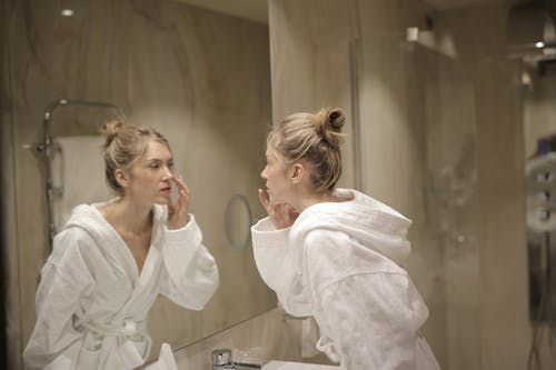 How to build a skincare routine that you will follow 1 How To Build A Skincare Routine